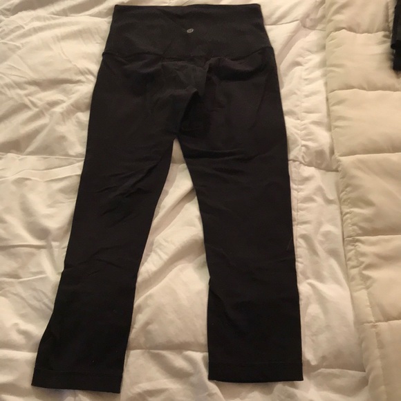 lululemon athletica Pants - Lululemon cropped leggings size 6
